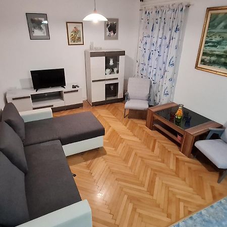Apartman Nena 茨里克韦尼察 外观 照片